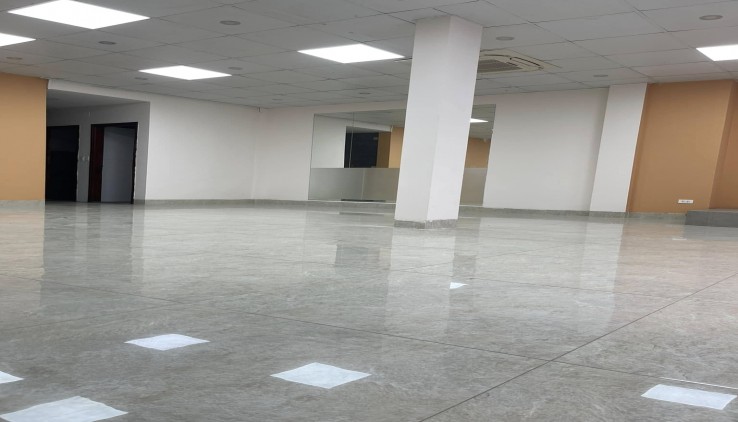 Cho thuê mặt bằng kinh doanh Spa, Mi nail Phố Hai Bà Trưng 80m2, mặt tiền 10m, 20 triệu